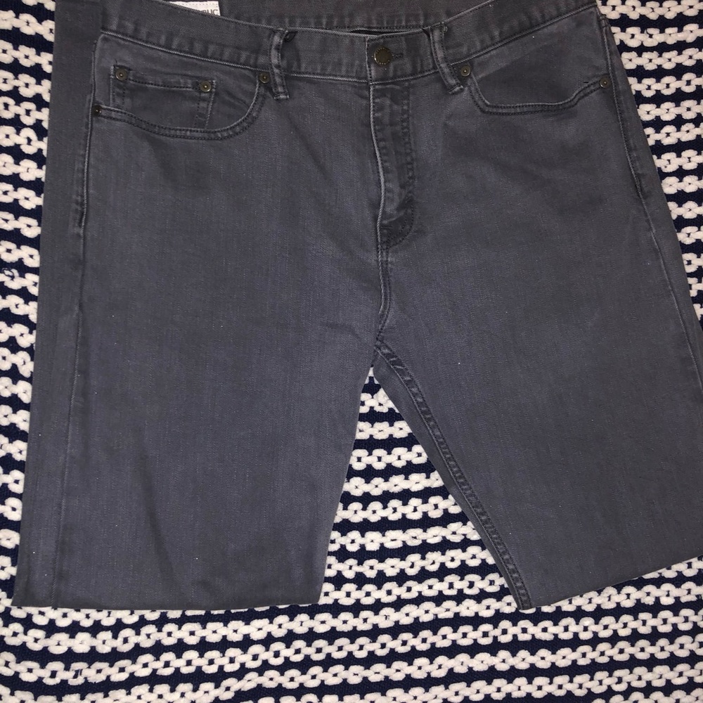 A Pairs of Men’s Jeans Banana Republic 35W 32L.